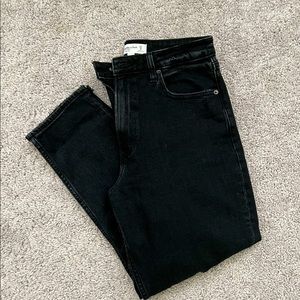 A&F High Rise Mom Jean (Curve Love)